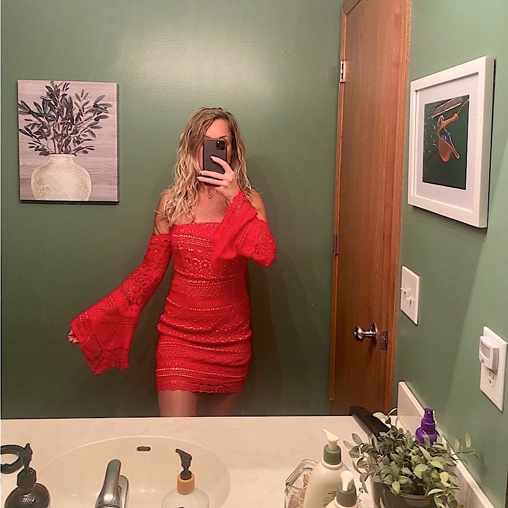 ♦️NWT! STUNNING AKIRA Honeysuckle Lace Mini Dress, size small - Picture 2 of 8